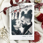 Tarjeta de invitación Polaroid Novellie con diseño vintage y espacio para texto, ideal para eventos y celebraciones.