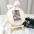 Mini bastidor para Día de la Madre de Novellie, con diseño polarizado y detalles decorativos en la imagen 11.jpg.