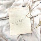 Arras Arena Novellie, joyas de plata con diseño elegante y moderno, mostrando detalles brillantes y acabado pulido.