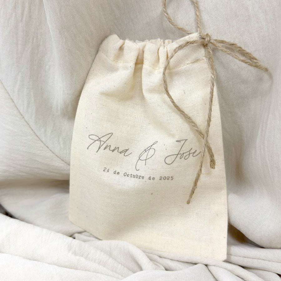 Arras de algodón Novellie en tonos suaves, con detalles delicados y texturas suaves, perfectas para decoración y proyectos textiles.