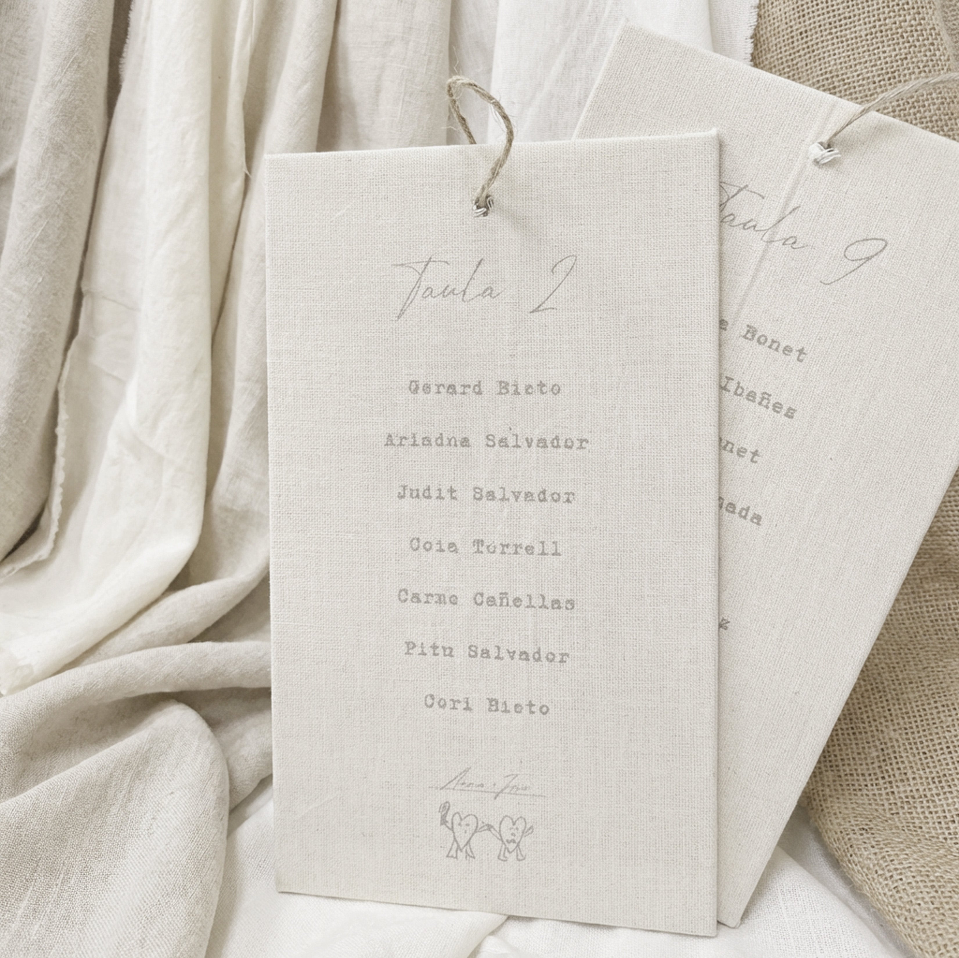 Plano de asientos de algodón de la marca Novellie, mostrando la disposición y diseño en el material suave y cómodo.