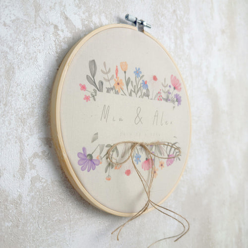 Baño para alianzas de jardín Novellie con diseño decorativo en hierro, ideal para decorar y proteger las alianzas en exteriores