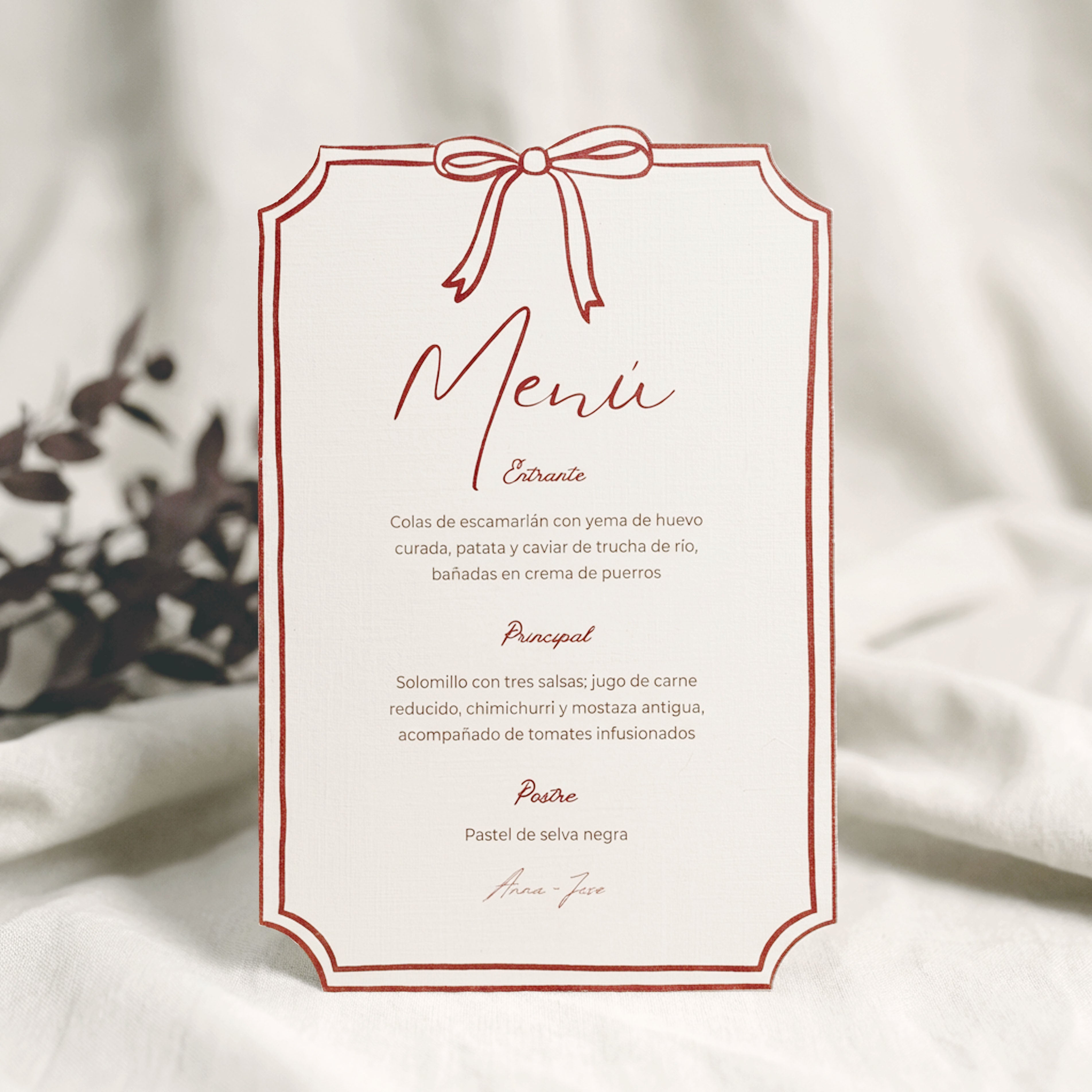 Menú lazo de Novellie con diseño elegante, presentado en la imagen sobre fondo neutro, ideal para eventos formales o restaurantes.