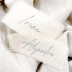 Marcapáginas de algodón Novellie con diseño decorativo para marcar páginas en libros.