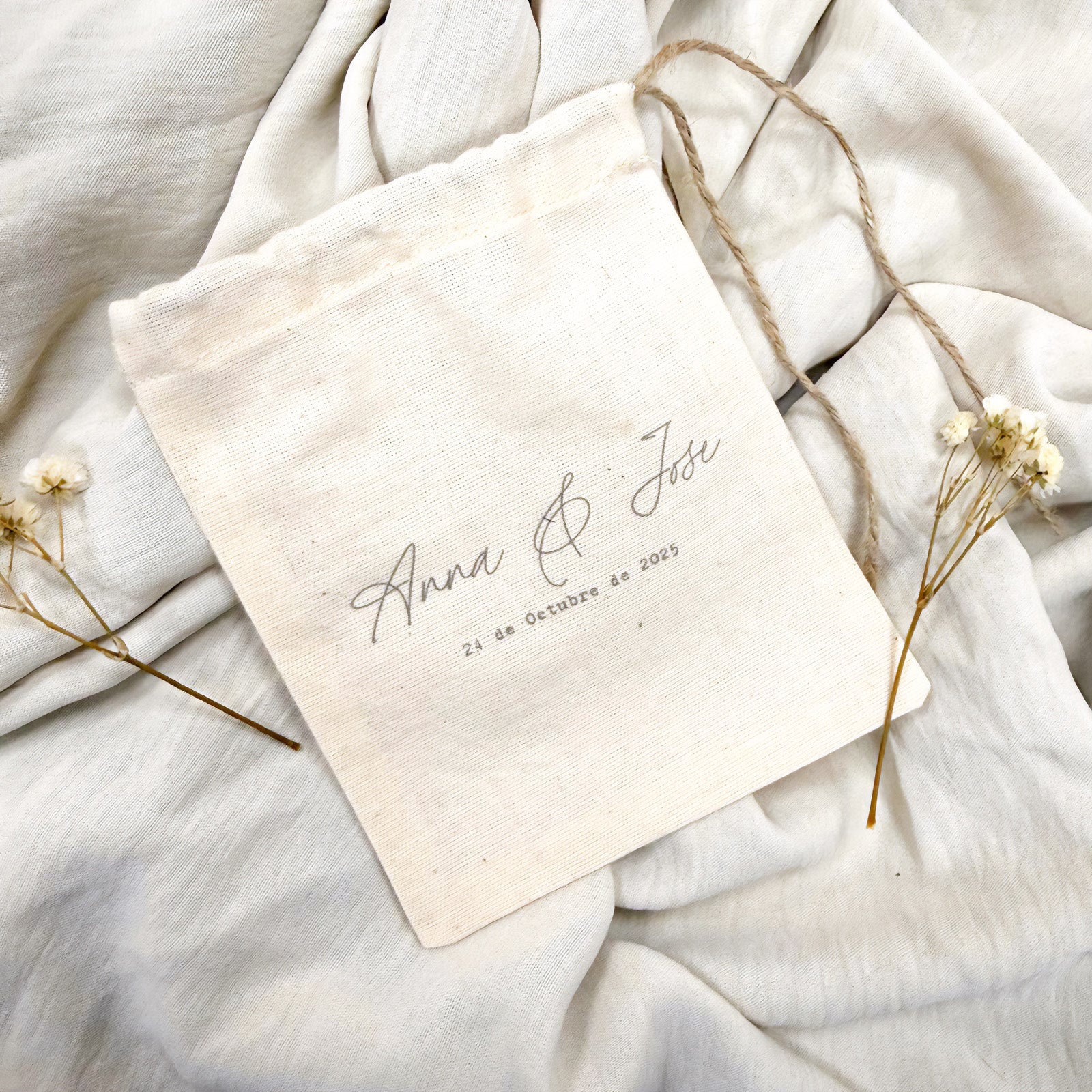 Sábanas de algodón Novellie ARRAS en color blanco, con diseño suave y textura cómoda para cama.