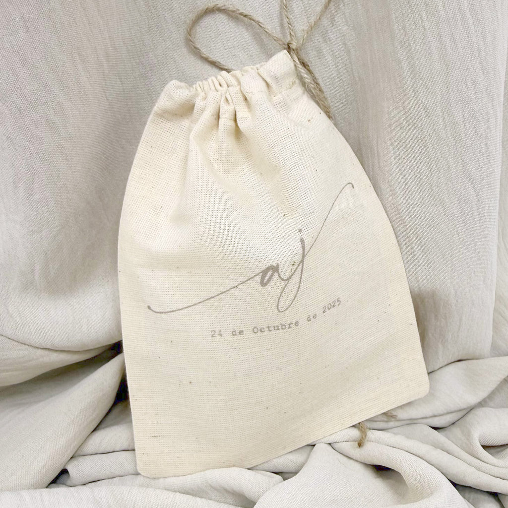 Arras Arena Novellie con diseño moderno y detalles elegantes, perfecta para bodas y eventos especiales.