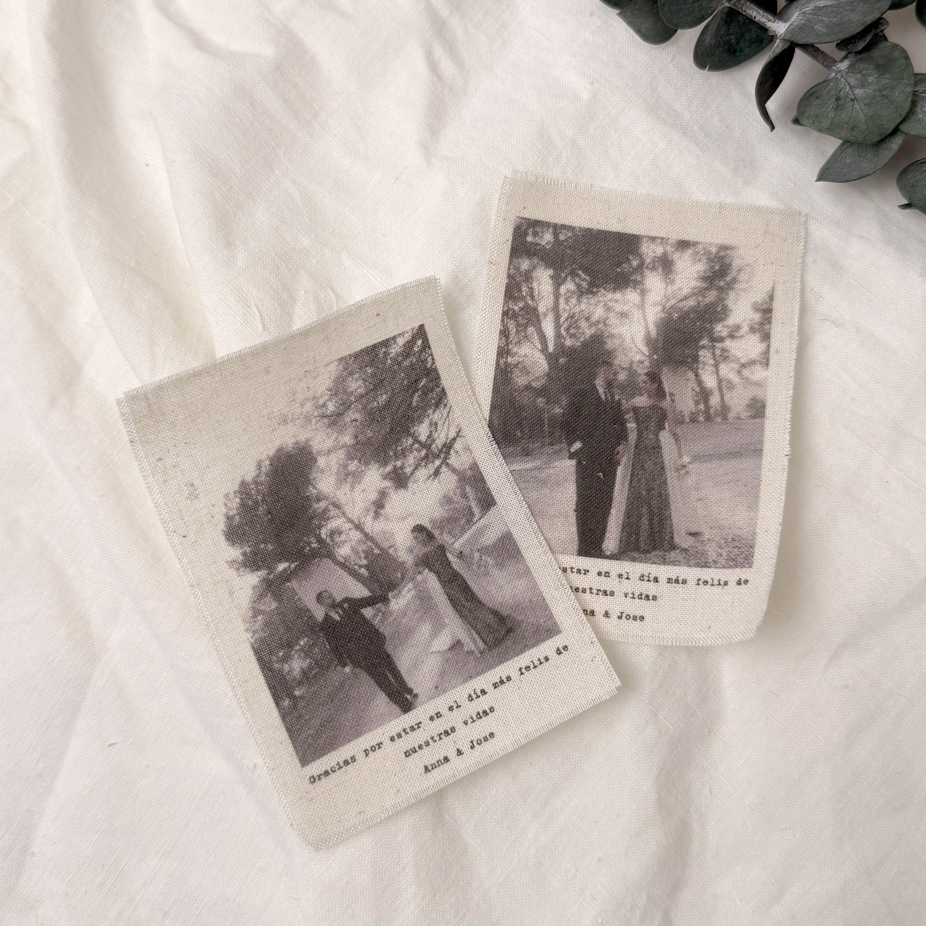 Packs de revelado para cámaras Polaroid Novellie con varias películas instantáneas en la imagen.