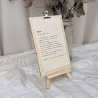 Soporte de texto personalizado de Novellie, con diseño elegante y espacio para mensaje personalizado en la imagen.