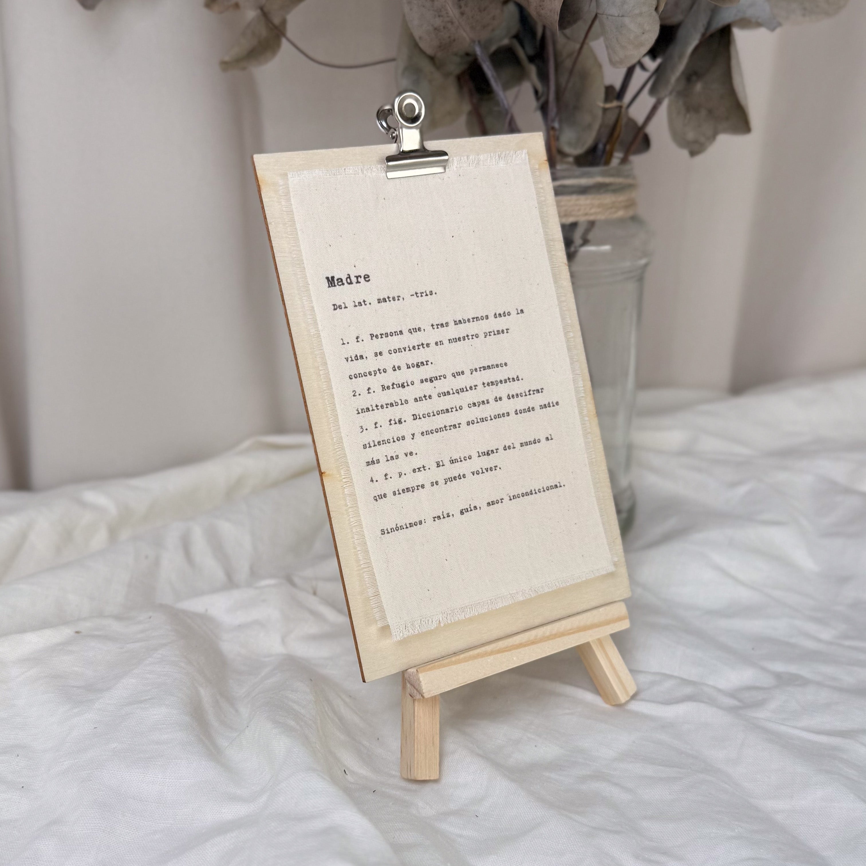Soporte de texto personalizado de Novellie, con diseño elegante y espacio para mensaje personalizado en la imagen.