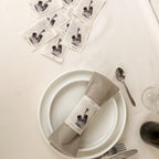 Marcador de sitios Polaroi de Novellie con diseño colorido y resistente para marcar lugares en eventos o reuniones.