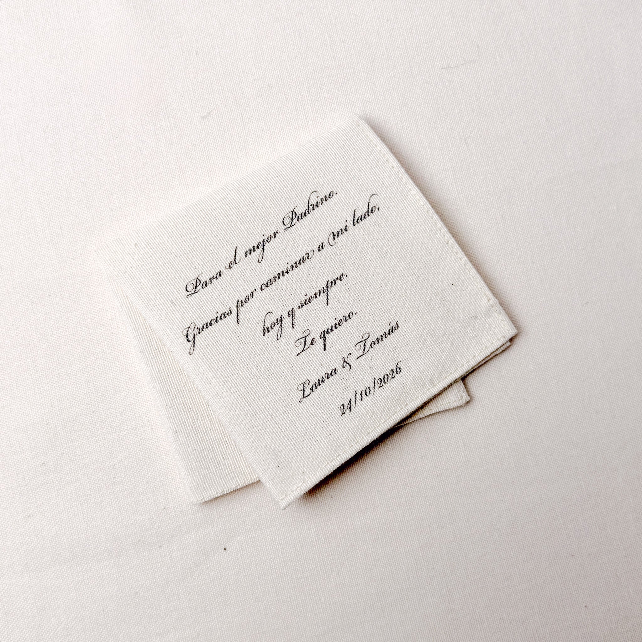 Paño personalizadó de Novellie con diseño único, de tela suave y tamaño ideal para uso diario.